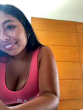 emmyjhonson07 online show from September 12, 2025, 5:46 pm