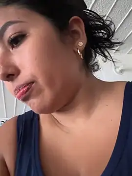 emmyjhonson07 online show from April 9, 2026, 11:48 am