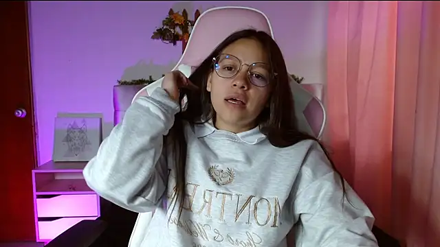 SamanthaRoldaan online show from February 13, 2025, 8:45 pm