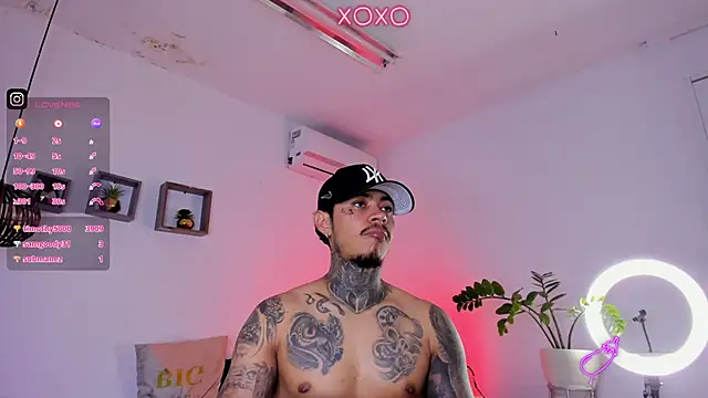 Snapshot of JordanSmiith_ chatting on January 18, 2025, 12:02 am JordanSmiith online show from January 18, 2025, 12:02 am