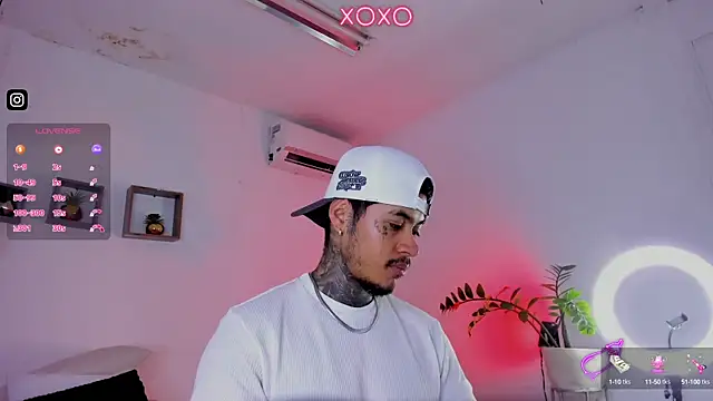Snapshot of JordanSmiith_ chatting on January 25, 2025, 8:31 pm JordanSmiith online show from January 25, 2025, 8:31 pm