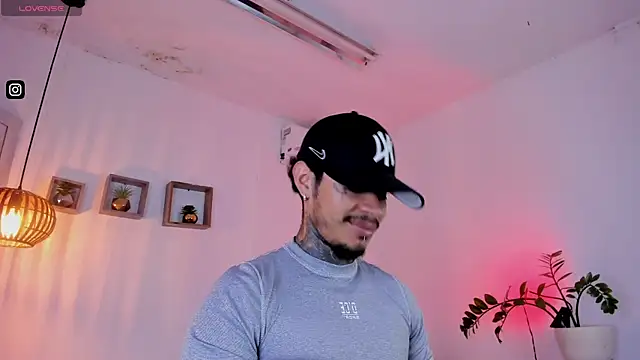 Snapshot of JordanSmiith_ chatting on January 27, 2025, 9:00 pm JordanSmiith online show from January 27, 2025, 9:00 pm