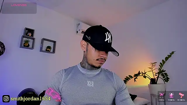 Snapshot of JordanSmiith_ chatting on March 13, 2025, 8:32 pm JordanSmiith online show from March 13, 2025, 8:32 pm