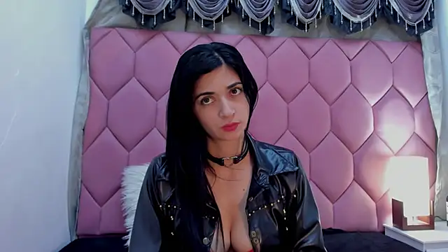 Snapshot of Linisprincehot69 chatting on February 15, 2025, 12:59 am Linisprincehot69 online show from February 15, 2025, 12:59 am