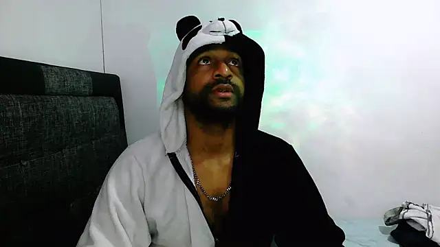 bbcblackhot34 online show from February 20, 2025, 2:18 am