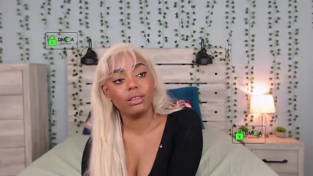 RobynKnight online show from January 13, 2026, 2:17 am