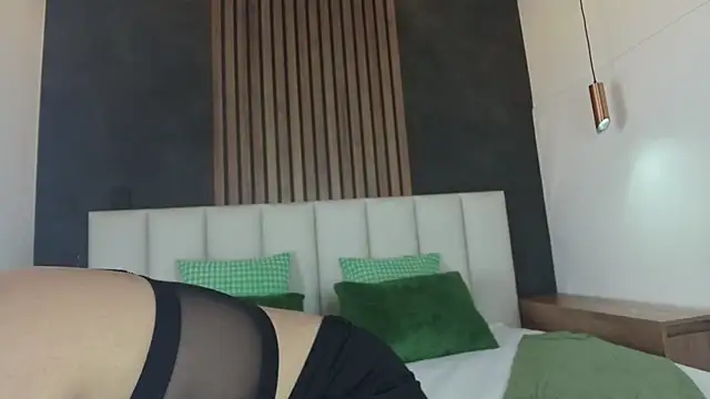 Snapshot of eva_daemon chatting on October 16, 2025, 11:44 am eva daemon online show from October 16, 2025, 11:44 am