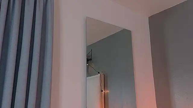 Snapshot of eva_daemon chatting on October 23, 2025, 10:47 am eva daemon online show from October 23, 2025, 10:47 am