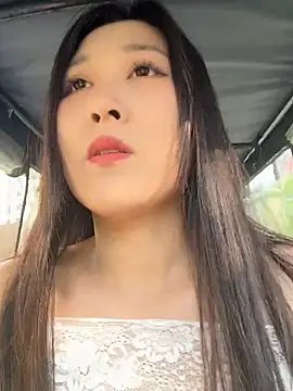 Snapshot of Fannywell chatting on June 17, 2026, 9:23 am Fannywell online show from June 17, 2026, 9:23 am