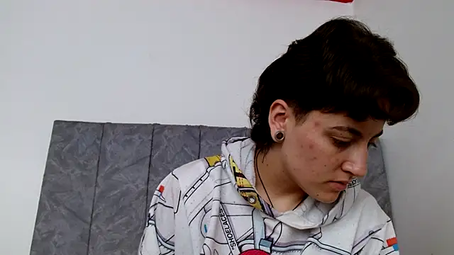 linda 33 online show from October 12, 2025, 2:27 pm