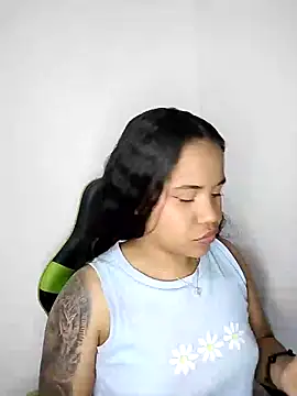 leila 22 online show from January 26, 2025, 9:51 am