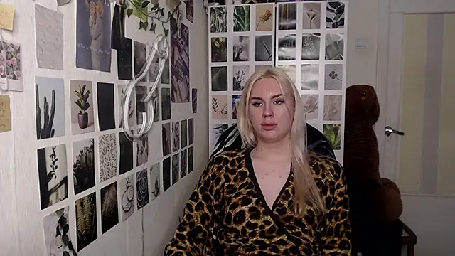 CapriScorpion online show from November 18, 2025, 3:16 pm