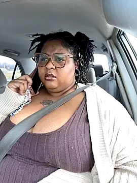 kweenxkarma online show from October 27, 2025, 9:52 pm
