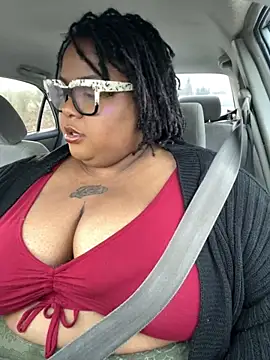 kweenxkarma online show from November 1, 2025, 12:45 am
