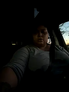kweenxkarma online show from November 6, 2025, 2:23 am