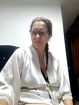 mademonsexy online show from April 18, 2026, 4:33 pm