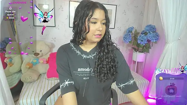 Atenea cuteee online show from December 6, 2024, 7:12 pm