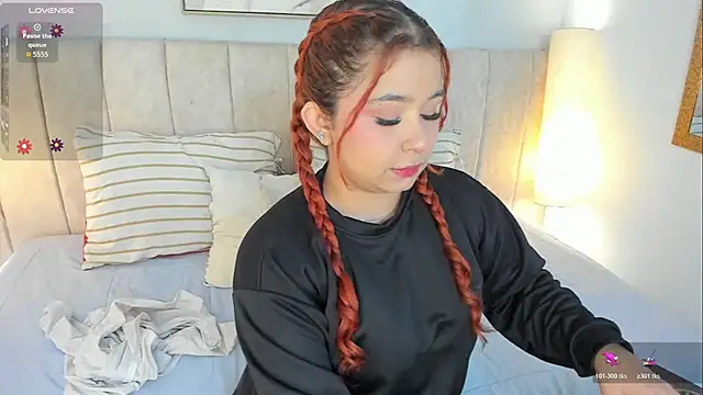 Atenea cuteee online show from April 18, 2026, 12:09 pm