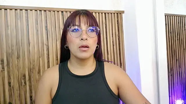 evelynjohnsoon online show from September 26, 2025, 11:36 am