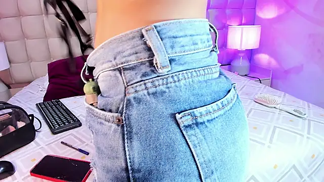 AnneDixie online show from March 11, 2025, 3:05 am