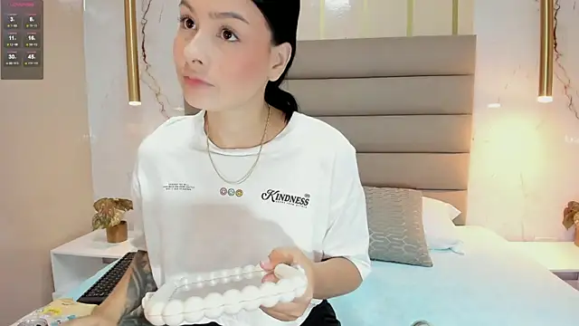 AnneDixie online show from September 22, 2025, 3:08 am