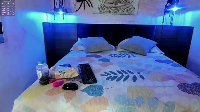 AnneDixie online show from November 4, 2025, 2:54 am