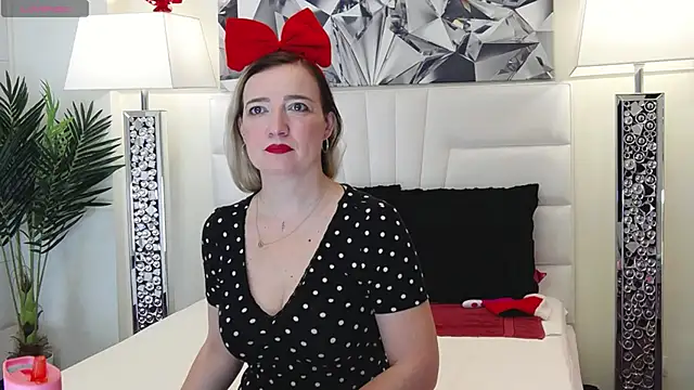 BarbieeAnn online show from December 14, 2024, 5:29 am