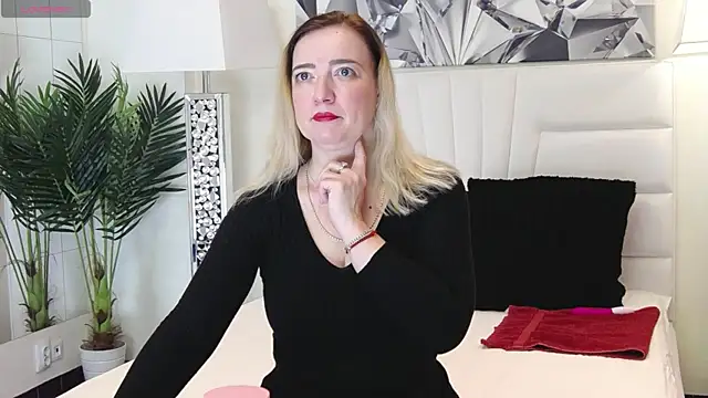 BarbieeAnn online show from December 27, 2024, 5:09 am