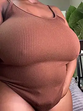 Bustygoddess32 online show from January 21, 2025, 7:47 am