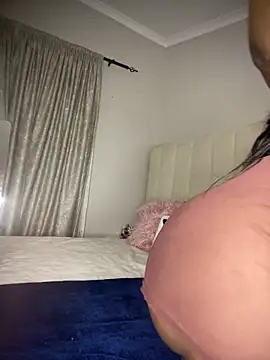 Snapshot of Bustygoddess32 chatting on December 21, 2025, 10:28 pm Bustygoddess32 online show from December 21, 2025, 10:28 pm