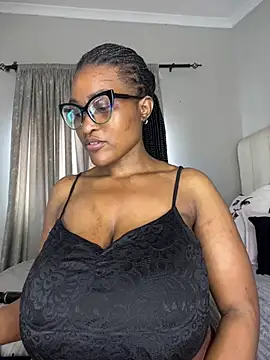 Snapshot of Bustygoddess32 chatting on January 17, 2026, 5:56 am Bustygoddess32 online show from January 17, 2026, 5:56 am