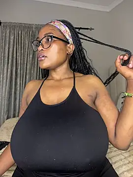 Snapshot of Bustygoddess32 chatting on February 13, 2026, 1:23 am Bustygoddess32 online show from February 13, 2026, 1:23 am