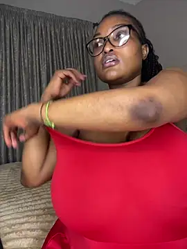 Snapshot of Bustygoddess32 chatting on February 14, 2026, 9:00 pm Bustygoddess32 online show from February 14, 2026, 9:00 pm