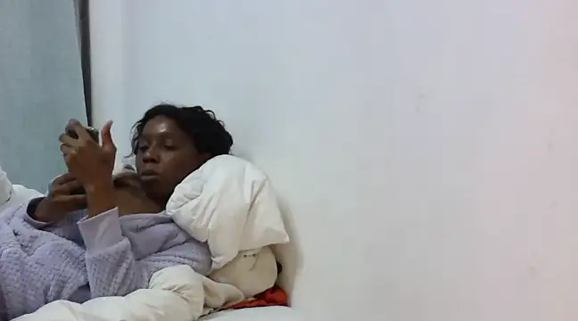 Sexxybella27 online show from February 28, 2025, 12:32 am