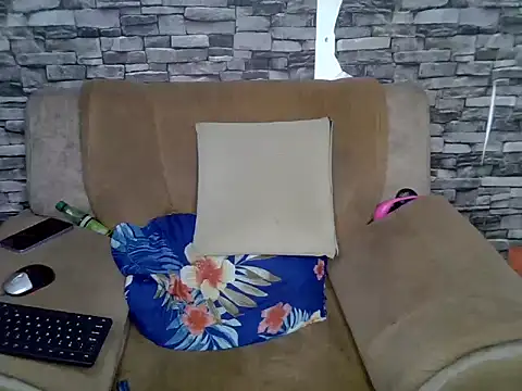 Naughtyy xx online show from April 23, 2026, 3:58 pm