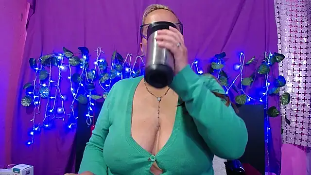 hazel 34 online show from February 22, 2025, 10:07 am