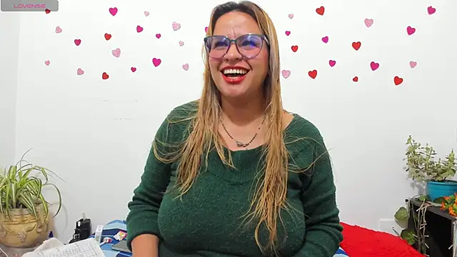 hazel 34 online show from October 5, 2025, 11:19 am