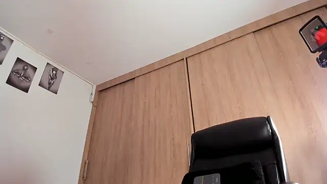 Bambi gurl online show from February 13, 2025, 1:40 am