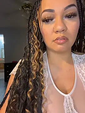 DestineeJayde online show from November 2, 2025, 5:32 am