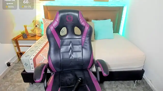 julieth love  online show from October 2, 2025, 1:07 pm