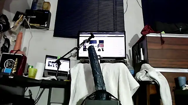 flex cam online show from September 9, 2025, 10:42 pm