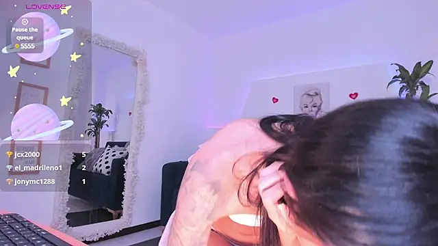 Snapshot of Kim_ev chatting on January 17, 2025, 10:55 am Kim ev online show from January 17, 2025, 10:55 am