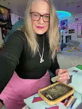 TrenaAnne online show from February 26, 2025, 8:22 pm