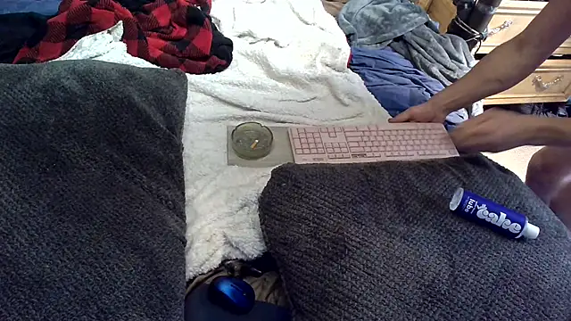 cdressupdiva online show from December 14, 2024, 12:01 pm