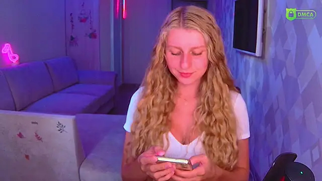 AmaliaQueen online show from September 20, 2025, 2:07 pm