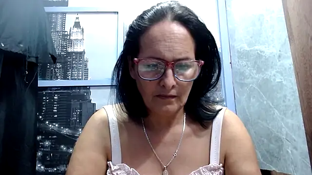 Nastylatinaxxx online show from April 18, 2026, 10:10 pm