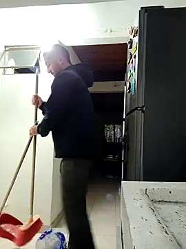 sebasxx97 online show from September 19, 2025, 10:49 am