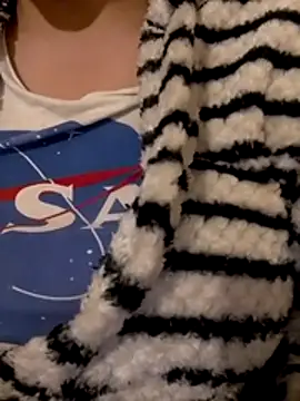 Snapshot of Zanoba-16 chatting on March 4, 2026, 5:52 pm Zanoba-16 online show from March 4, 2026, 5:52 pm