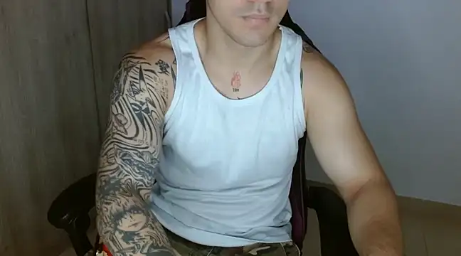 Snapshot of Sisoyalejo420 chatting on December 25, 2024, 2:03 am Sisoyalejo420 online show from December 25, 2024, 2:03 am