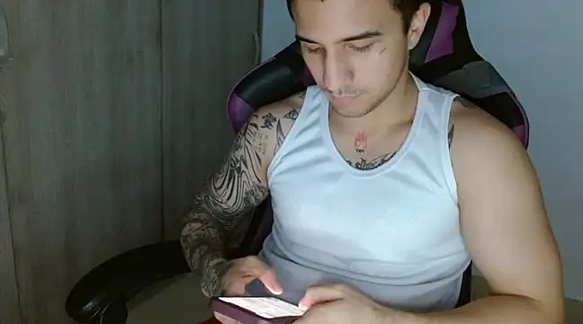Snapshot of Sisoyalejo420 chatting on January 7, 2025, 8:56 am Sisoyalejo420 online show from January 7, 2025, 8:56 am